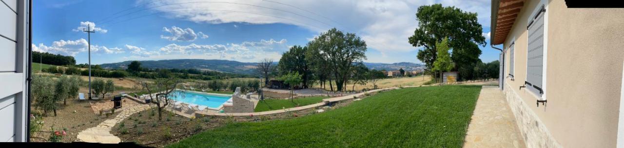 Appartamento Dell Agriturismo Pane E Olio 托迪 外观 照片
